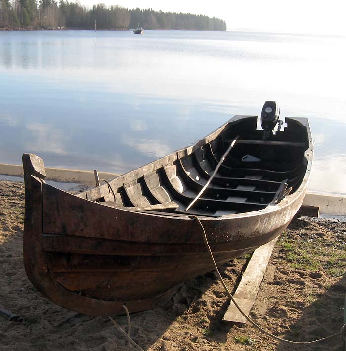 Лодка сшитая из доски "Водлозерка"